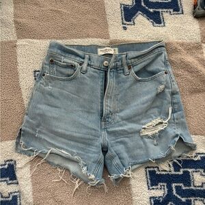 Abercrombie & Fitch High Rise 4” Mom Short Light Wash 25 Jean Shorts